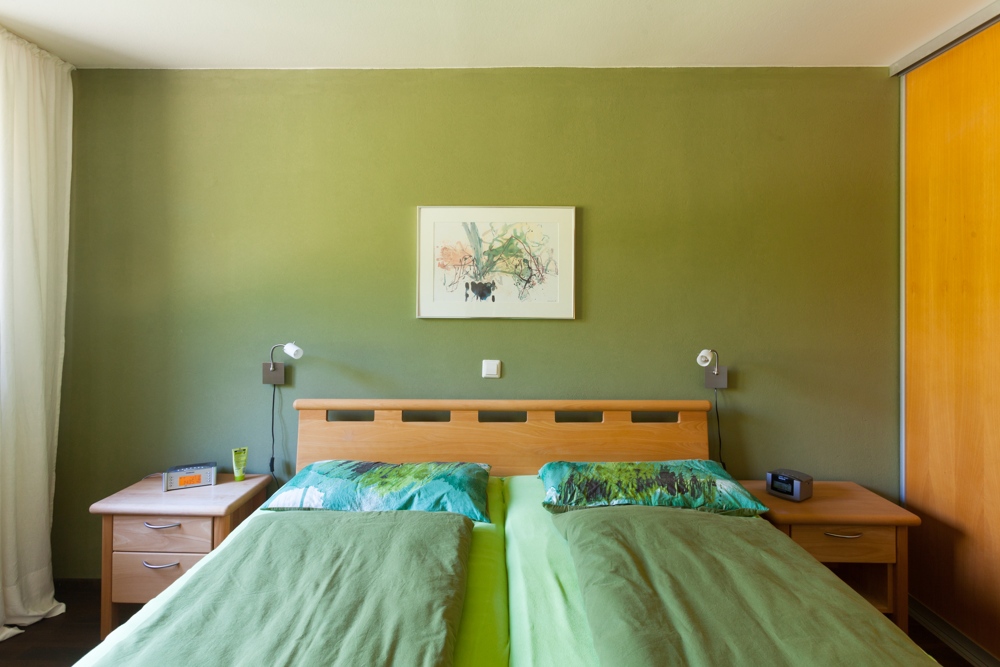 lehm-schlafzimmer5836b91939e47